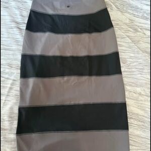 Lululemon Athletica Black and Gray Pencil Skirt